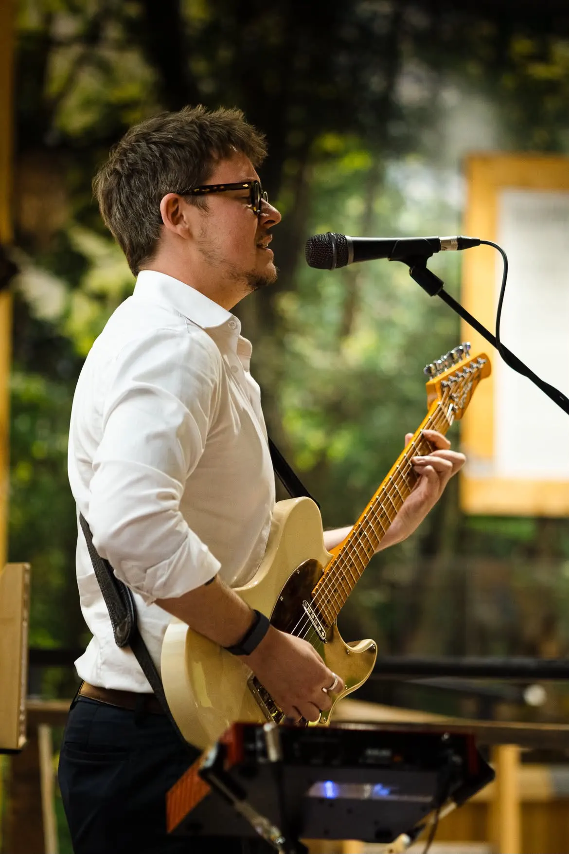 Daniel Humphreys singing and playing electric guitar